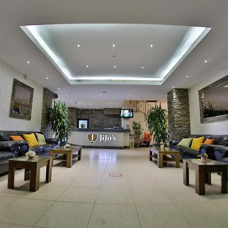 Jijo'S Hotel 马马亚 外观 照片