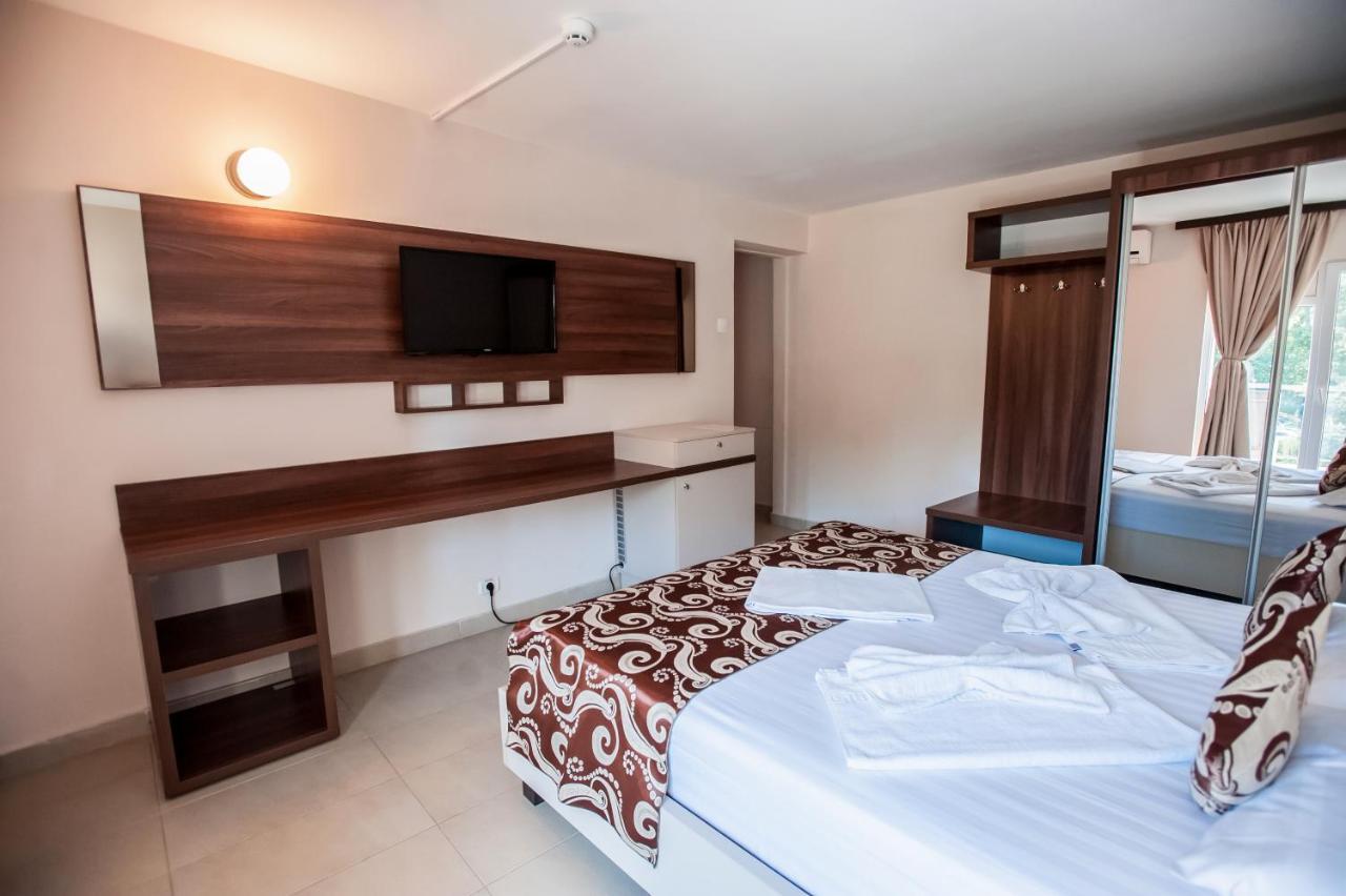 Jijo'S Hotel 马马亚 外观 照片