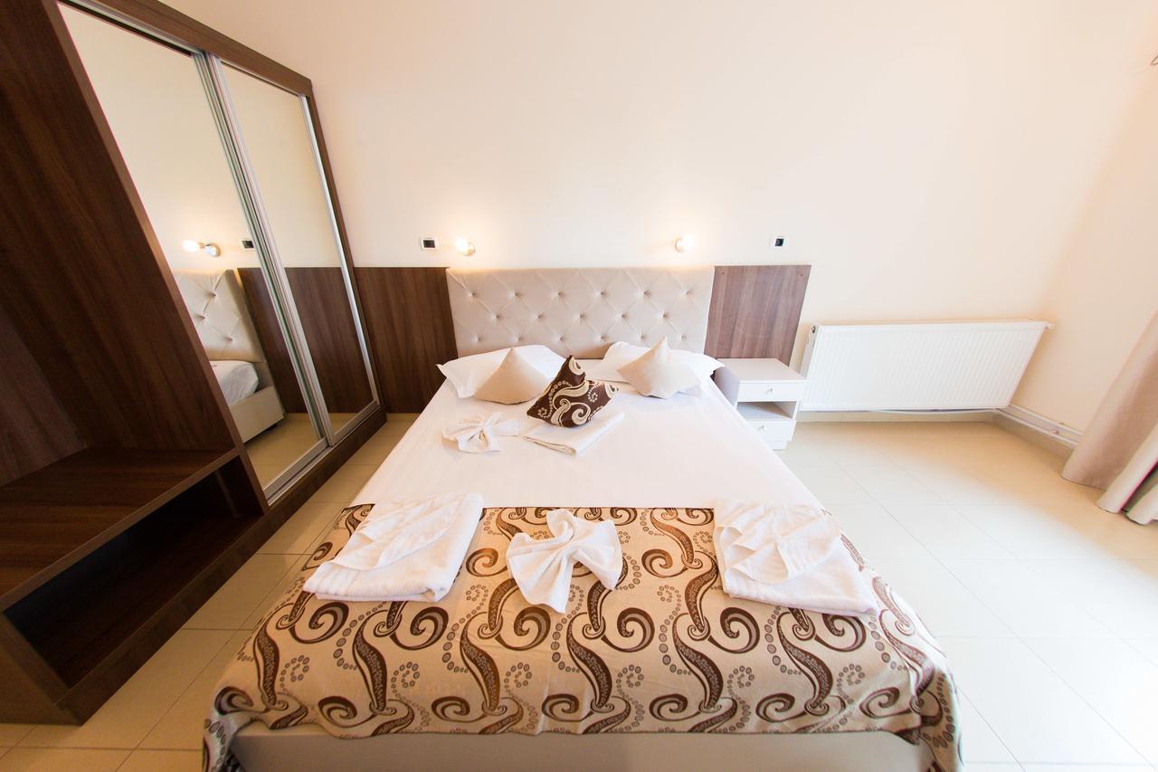 Jijo'S Hotel 马马亚 外观 照片