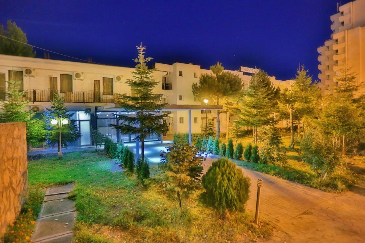 Jijo'S Hotel 马马亚 外观 照片